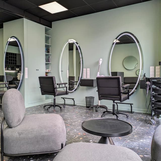 L'importance d'un cadre rassurant pour les petits chez le coiffeur