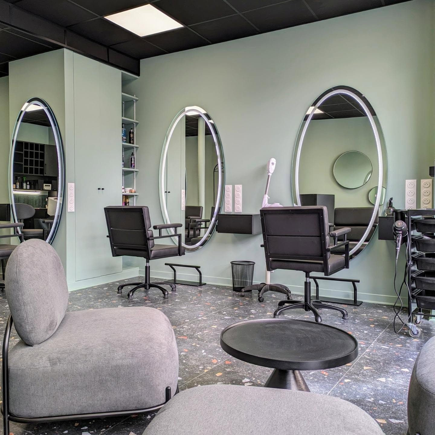 L'importance d'un cadre rassurant pour les petits chez le coiffeur
